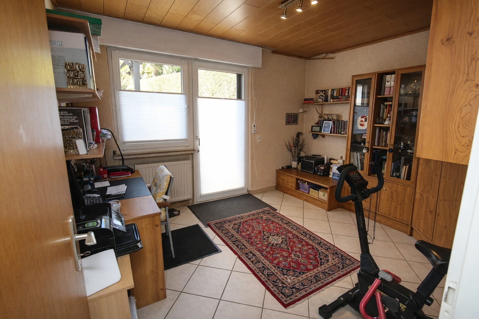 Immobilienangebot - Brühl - Alle - Reserviert: Mit 3D: Mehrfamilienhaus | 4 Einheiten (2 Wg. frei) + 4 Garagen | – Potenzial bis ca. 40.000 € p.a.