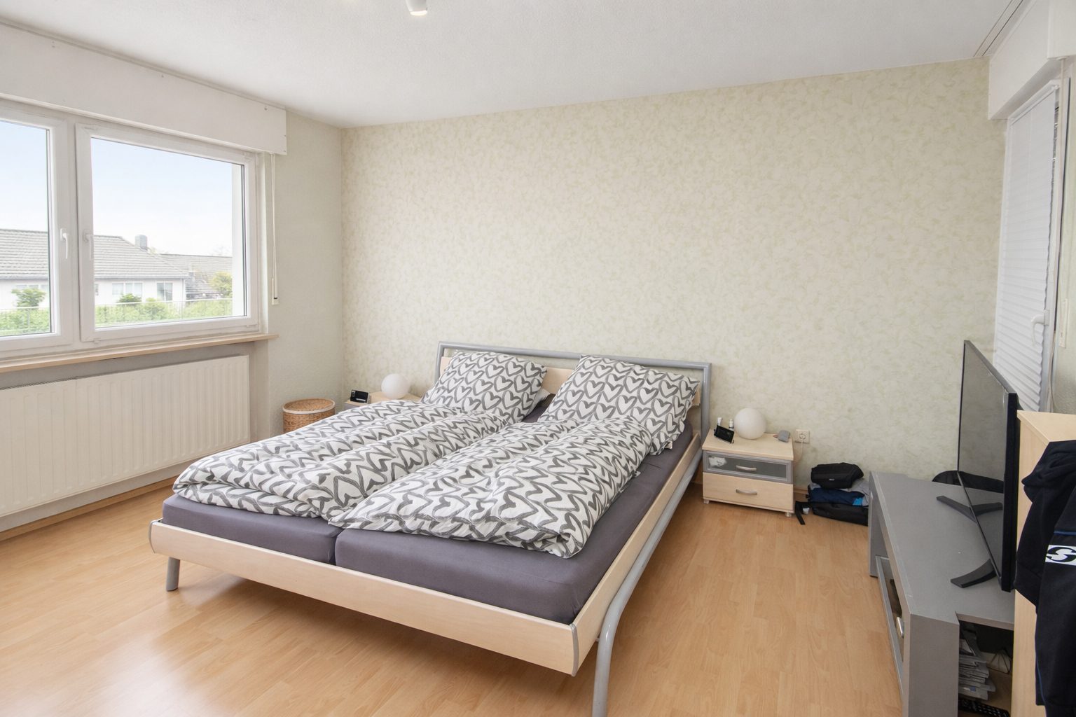 Immobilienangebot - Brühl - Alle - Reserviert: Mit 3D: Mehrfamilienhaus | 4 Einheiten (2 Wg. frei) + 4 Garagen | – Potenzial bis ca. 40.000 € p.a.