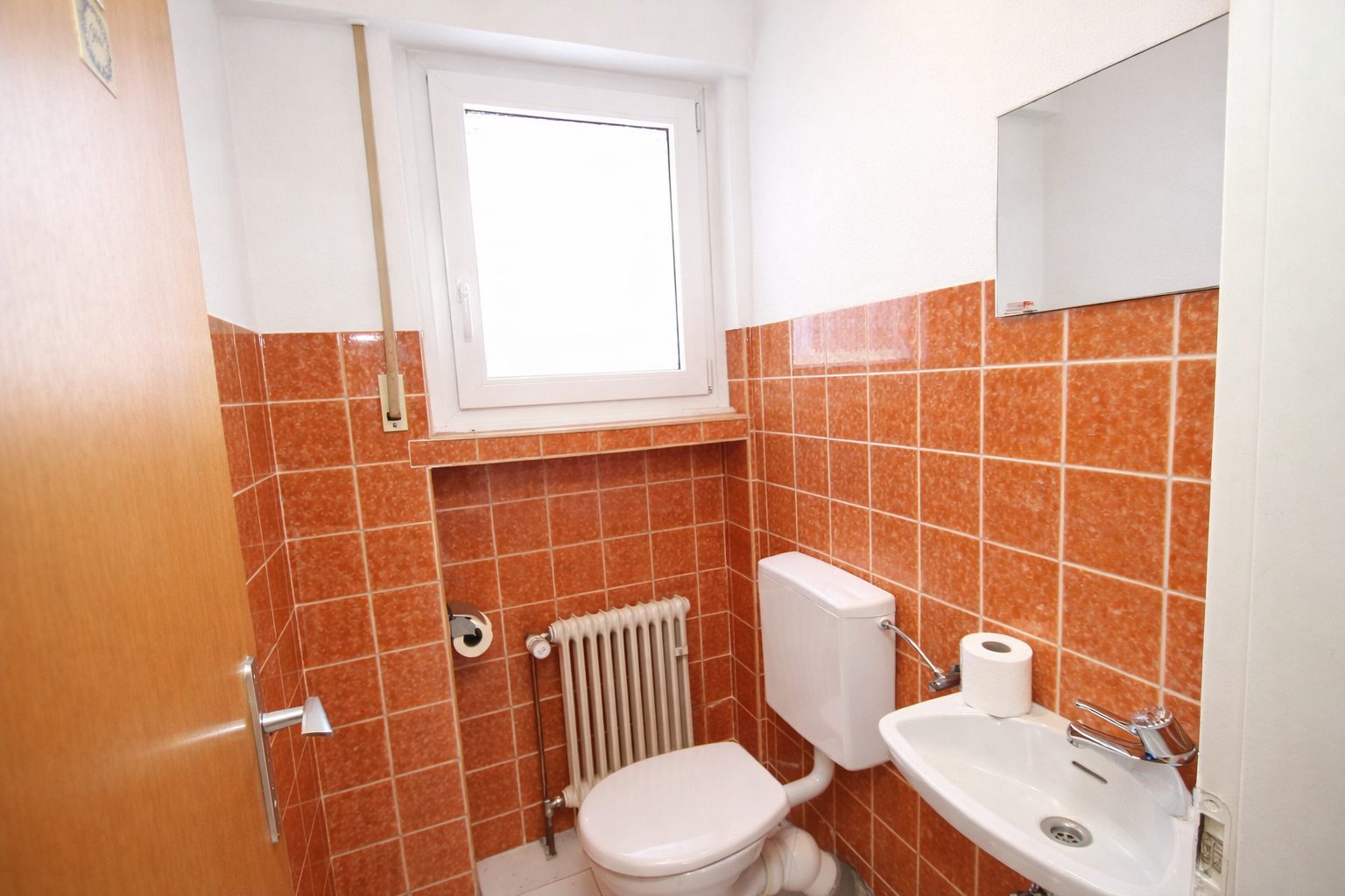 Immobilienangebot - Brühl - Alle - Reserviert: Mit 3D: Mehrfamilienhaus | 4 Einheiten (2 Wg. frei) + 4 Garagen | – Potenzial bis ca. 40.000 € p.a.