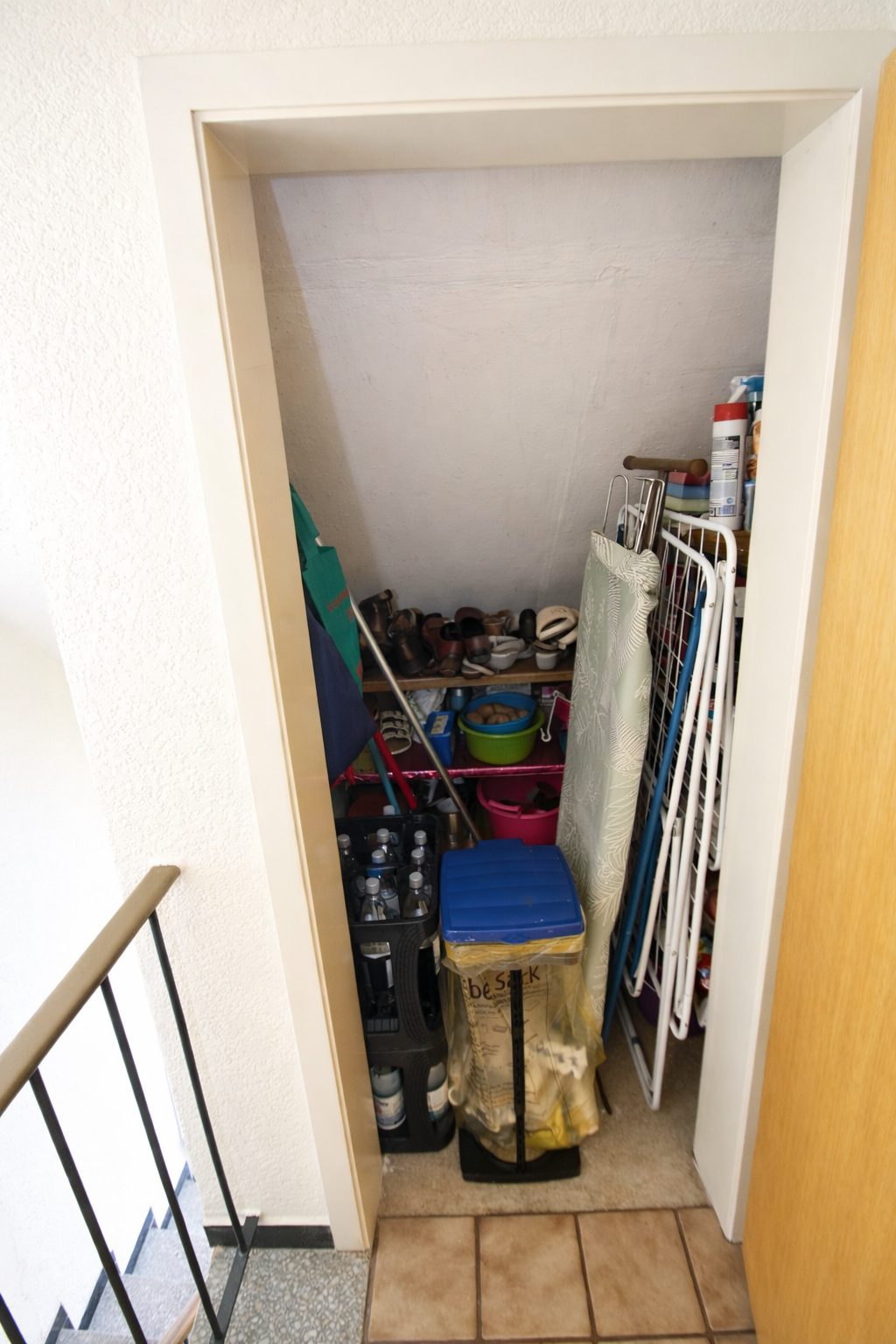 Immobilienangebot - Brühl - Alle - Reserviert: Mit 3D: Mehrfamilienhaus | 4 Einheiten (2 Wg. frei) + 4 Garagen | – Potenzial bis ca. 40.000 € p.a.
