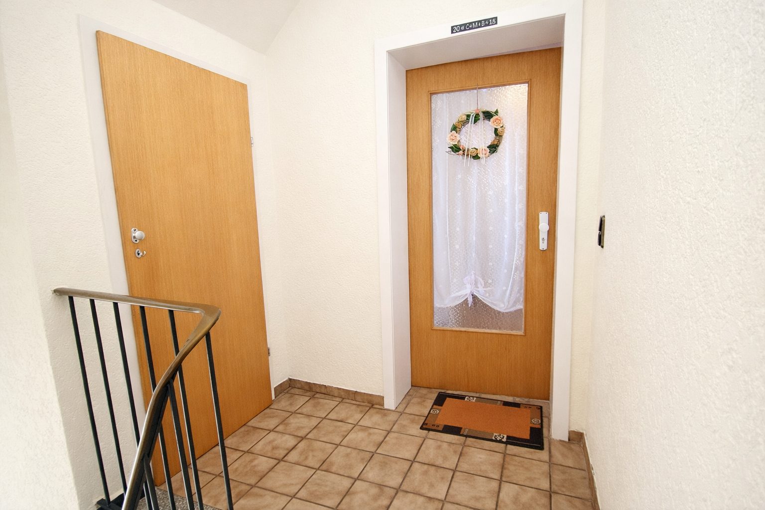 Immobilienangebot - Brühl - Alle - Reserviert: Mit 3D: Mehrfamilienhaus | 4 Einheiten (2 Wg. frei) + 4 Garagen | – Potenzial bis ca. 40.000 € p.a.