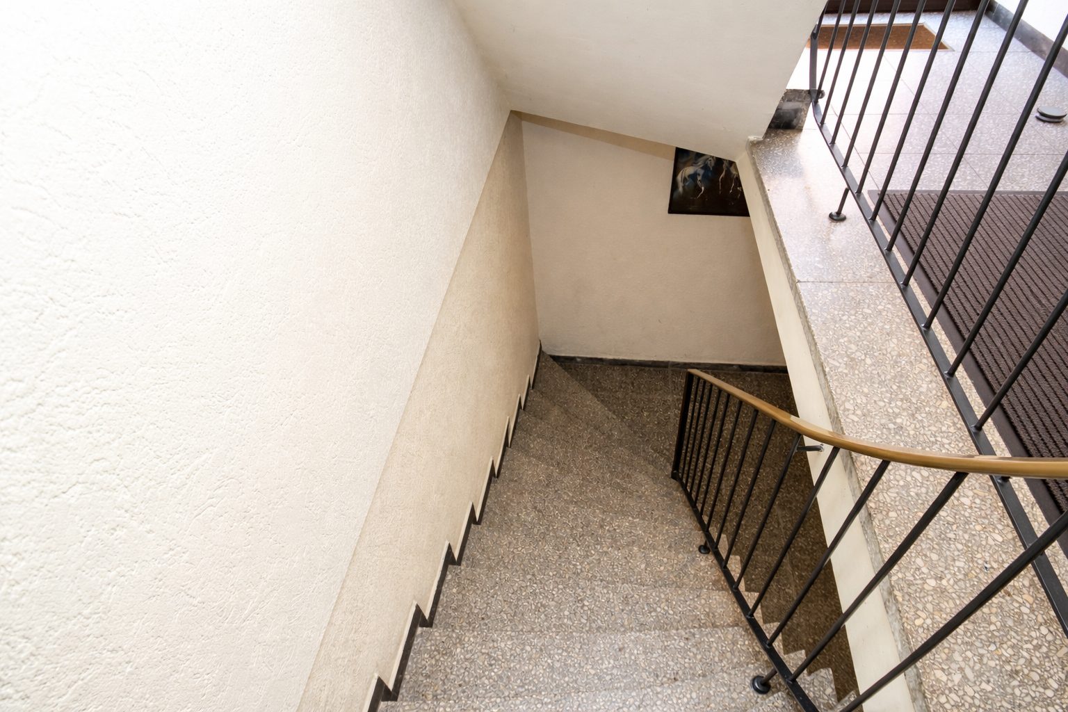 Immobilienangebot - Brühl - Alle - Reserviert: Mit 3D: Mehrfamilienhaus | 4 Einheiten (2 Wg. frei) + 4 Garagen | – Potenzial bis ca. 40.000 € p.a.