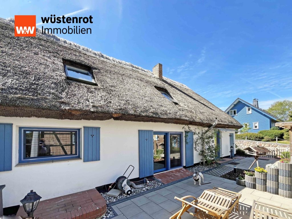 Immobilienangebot - Mellenthin - Alle - FAST AM KRIENKER SEE + TOP AUSGESTATTET MIT EINBAUKÜCHE + KAMIN + ZWEI BÄDER + PHOTOVOLTAIKANLAGE