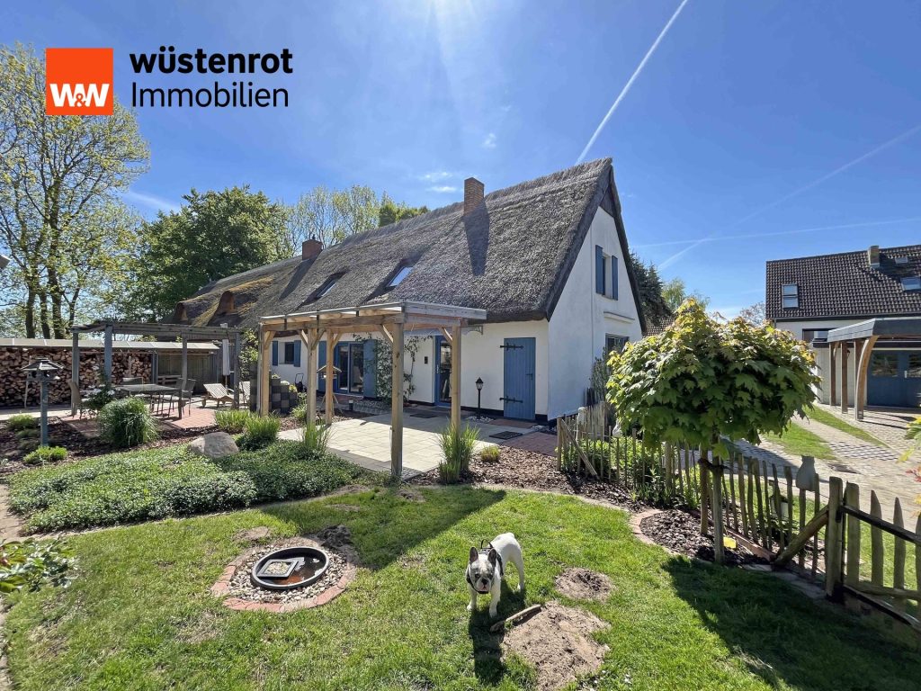 Immobilienangebot - Mellenthin - Alle - FAST AM KRIENKER SEE + TOP AUSGESTATTET MIT EINBAUKÜCHE + KAMIN + ZWEI BÄDER + PHOTOVOLTAIKANLAGE