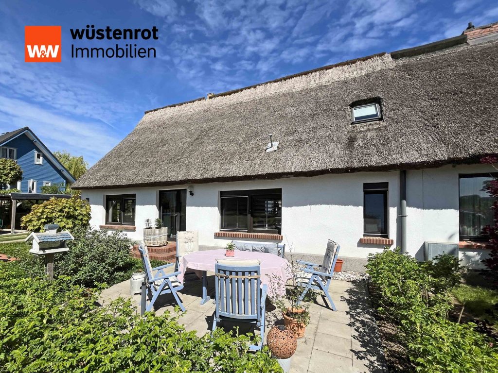Immobilienangebot - Mellenthin - Alle - FAST AM KRIENKER SEE + TOP AUSGESTATTET MIT EINBAUKÜCHE + KAMIN + ZWEI BÄDER + PHOTOVOLTAIKANLAGE