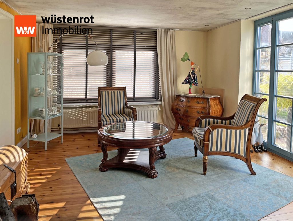 Immobilienangebot - Mellenthin - Alle - FAST AM KRIENKER SEE + TOP AUSGESTATTET MIT EINBAUKÜCHE + KAMIN + ZWEI BÄDER + PHOTOVOLTAIKANLAGE