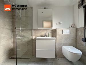 Immobilienangebot - Mellenthin - Alle - FAST AM KRIENKER SEE + TOP AUSGESTATTET MIT EINBAUKÜCHE + KAMIN + ZWEI BÄDER + PHOTOVOLTAIKANLAGE