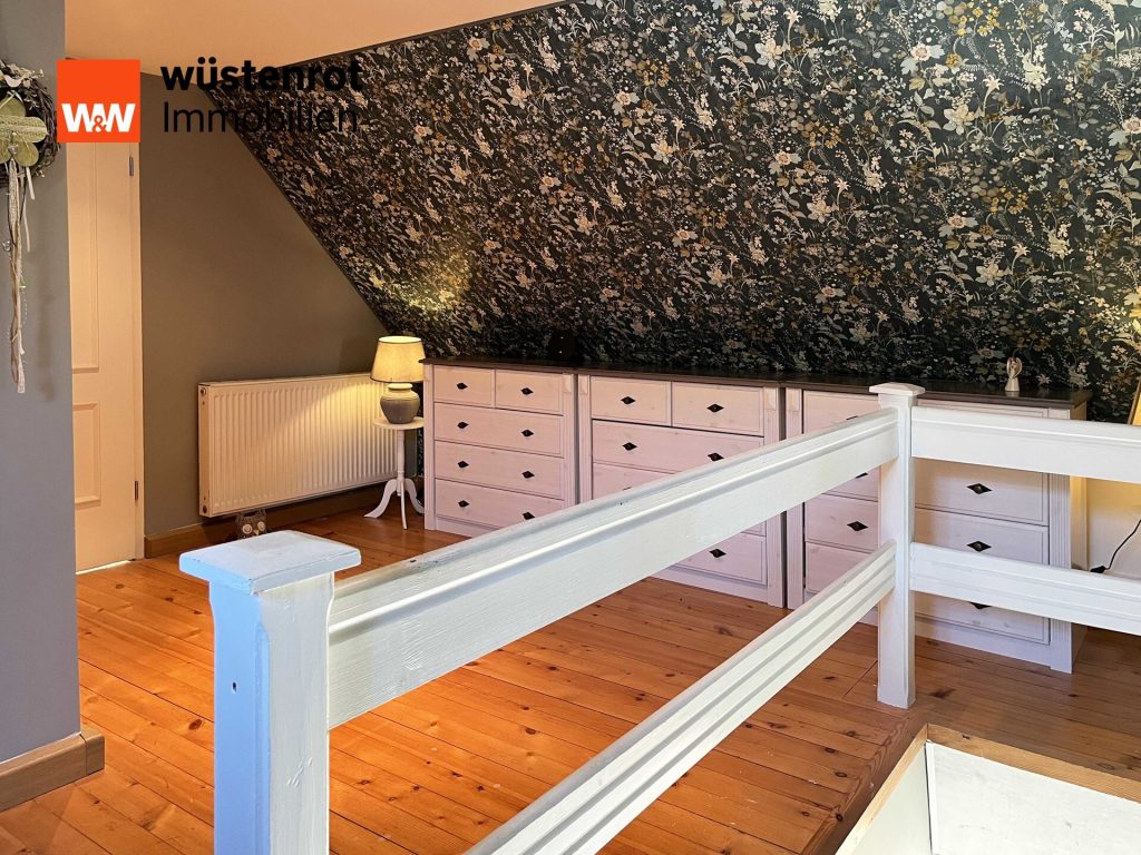 Immobilienangebot - Mellenthin - Alle - FAST AM KRIENKER SEE + TOP AUSGESTATTET MIT EINBAUKÜCHE + KAMIN + ZWEI BÄDER + PHOTOVOLTAIKANLAGE