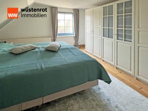 Immobilienangebot - Mellenthin - Alle - FAST AM KRIENKER SEE + TOP AUSGESTATTET MIT EINBAUKÜCHE + KAMIN + ZWEI BÄDER + PHOTOVOLTAIKANLAGE
