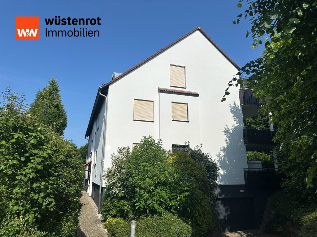 Immobilienangebot - Bad Homburg vor der Höhe - Alle - Familienfreundliche 3-Zimmer-Wohnung mit einem großen Balkon und grünem Ausblick in einer ruhigen Gegend in Bad Hamburg