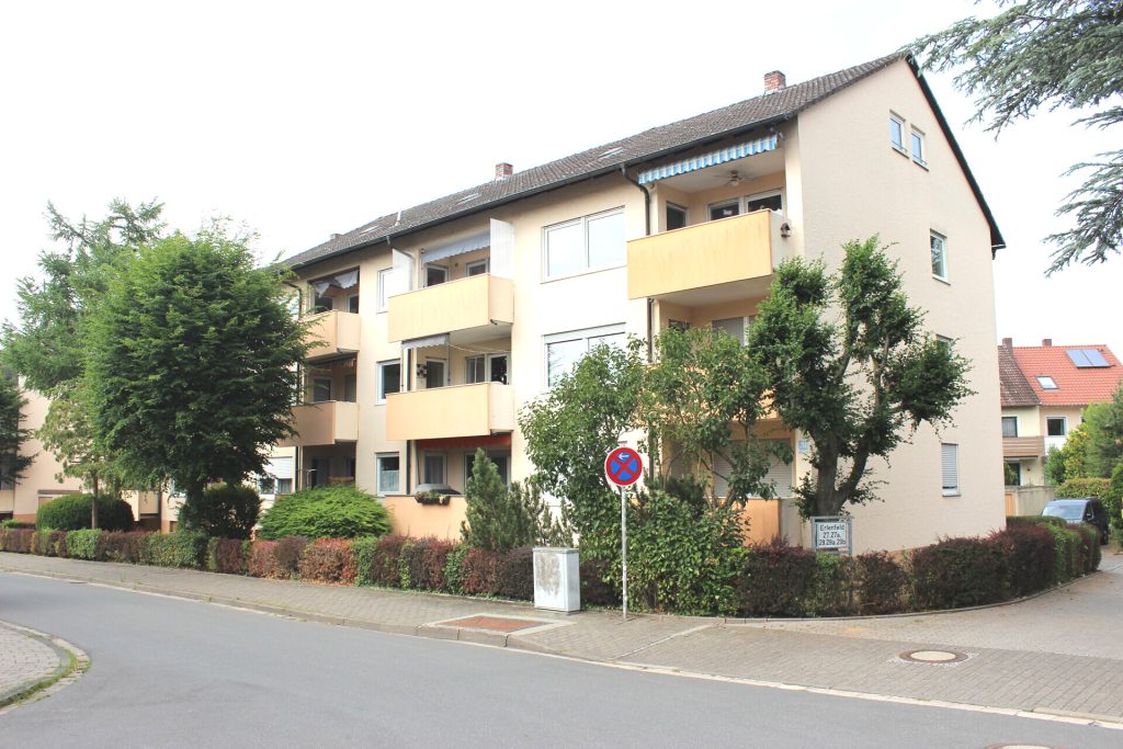 Immobilienangebot - Erlangen - Alle - 1-Zimmer-Hochparterre-Wohnung in Alterlangen - 
ein Schnäppchen dank Erbpacht in ruhiger Lage