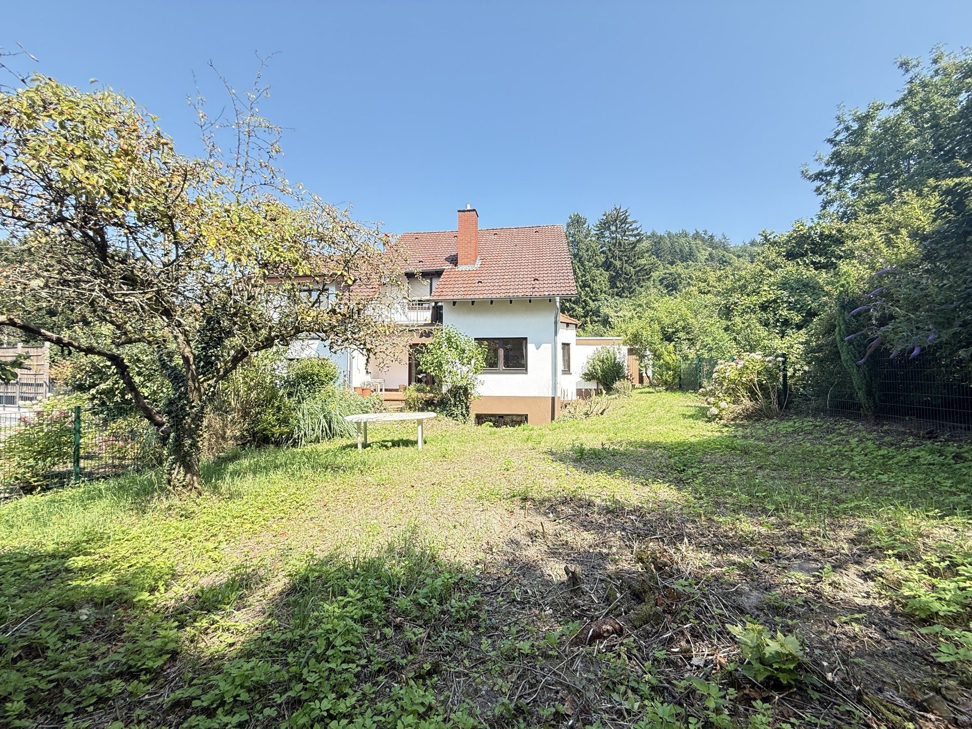 Immobilienangebot - Weinheim - Alle - Naturnah und zentral, Doppelhaushälfte mit kleiner Einliegerwohnung in beliebter Lage von Weinheim