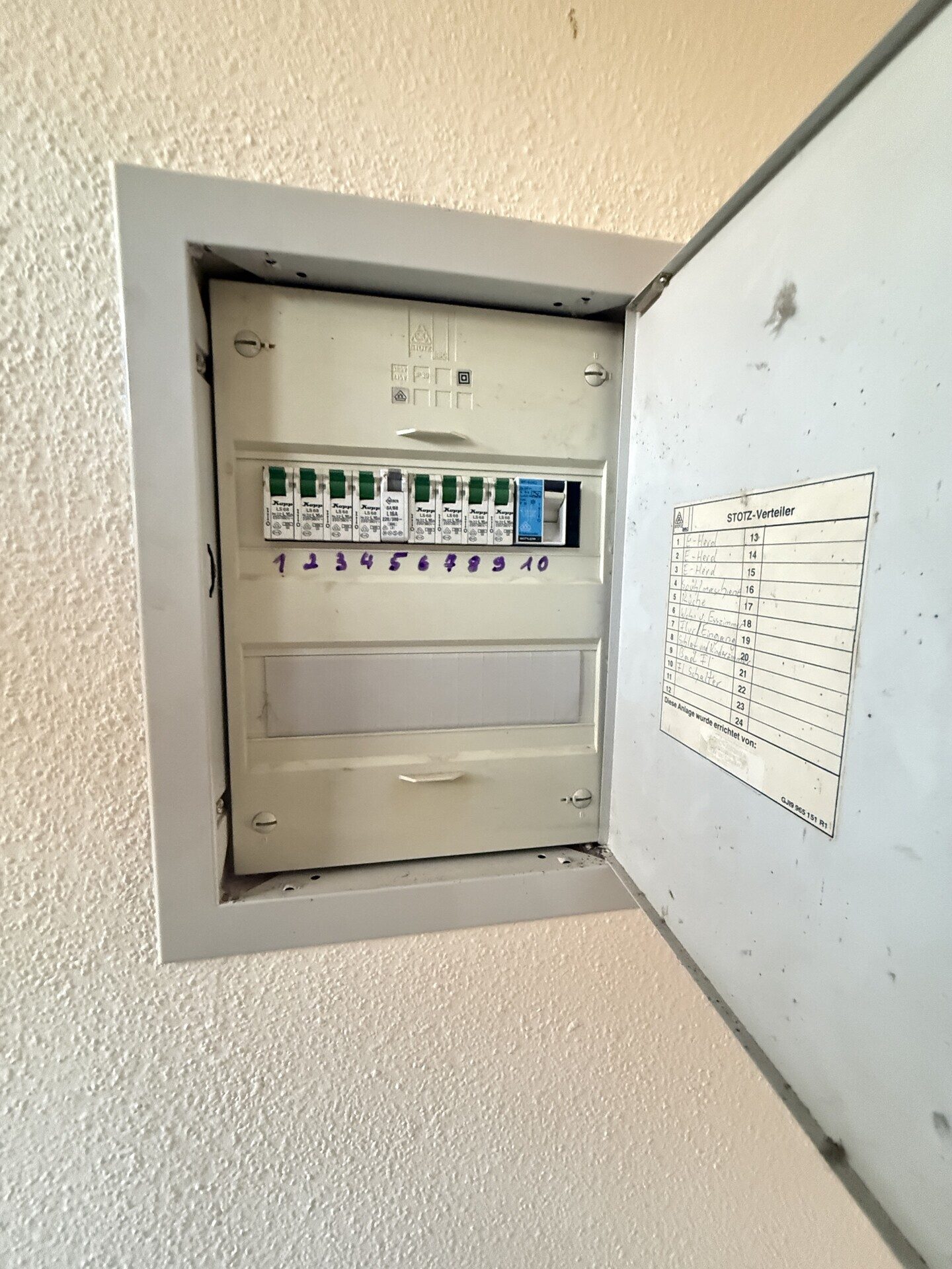 Immobilienangebot - Weinheim - Alle - Naturnah und zentral, Doppelhaushälfte mit kleiner Einliegerwohnung in beliebter Lage von Weinheim