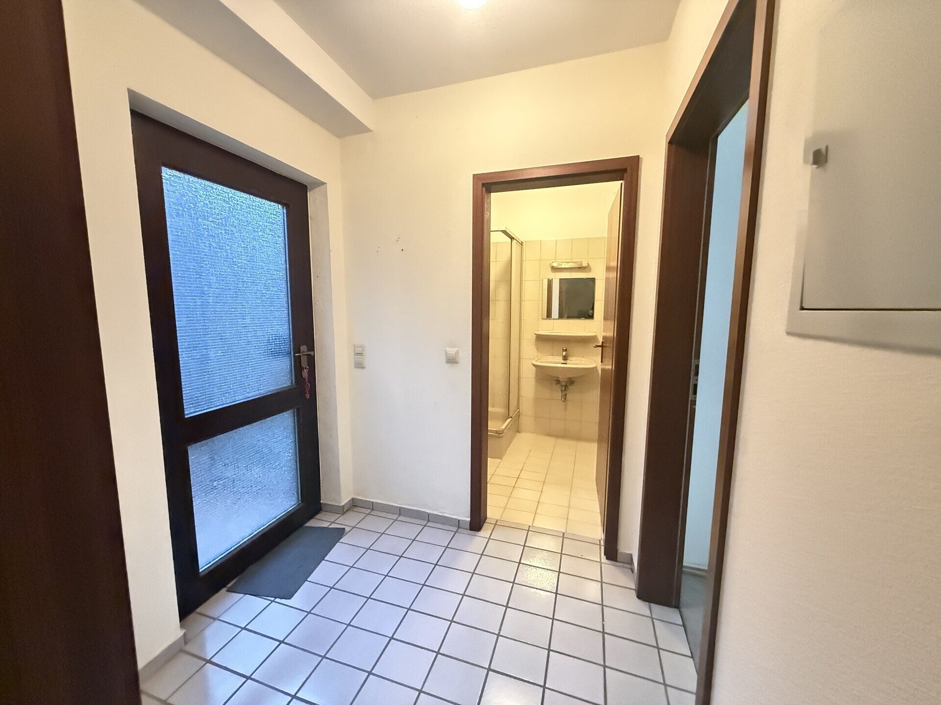 Immobilienangebot - Weinheim - Alle - Naturnah und zentral, Doppelhaushälfte mit kleiner Einliegerwohnung in beliebter Lage von Weinheim