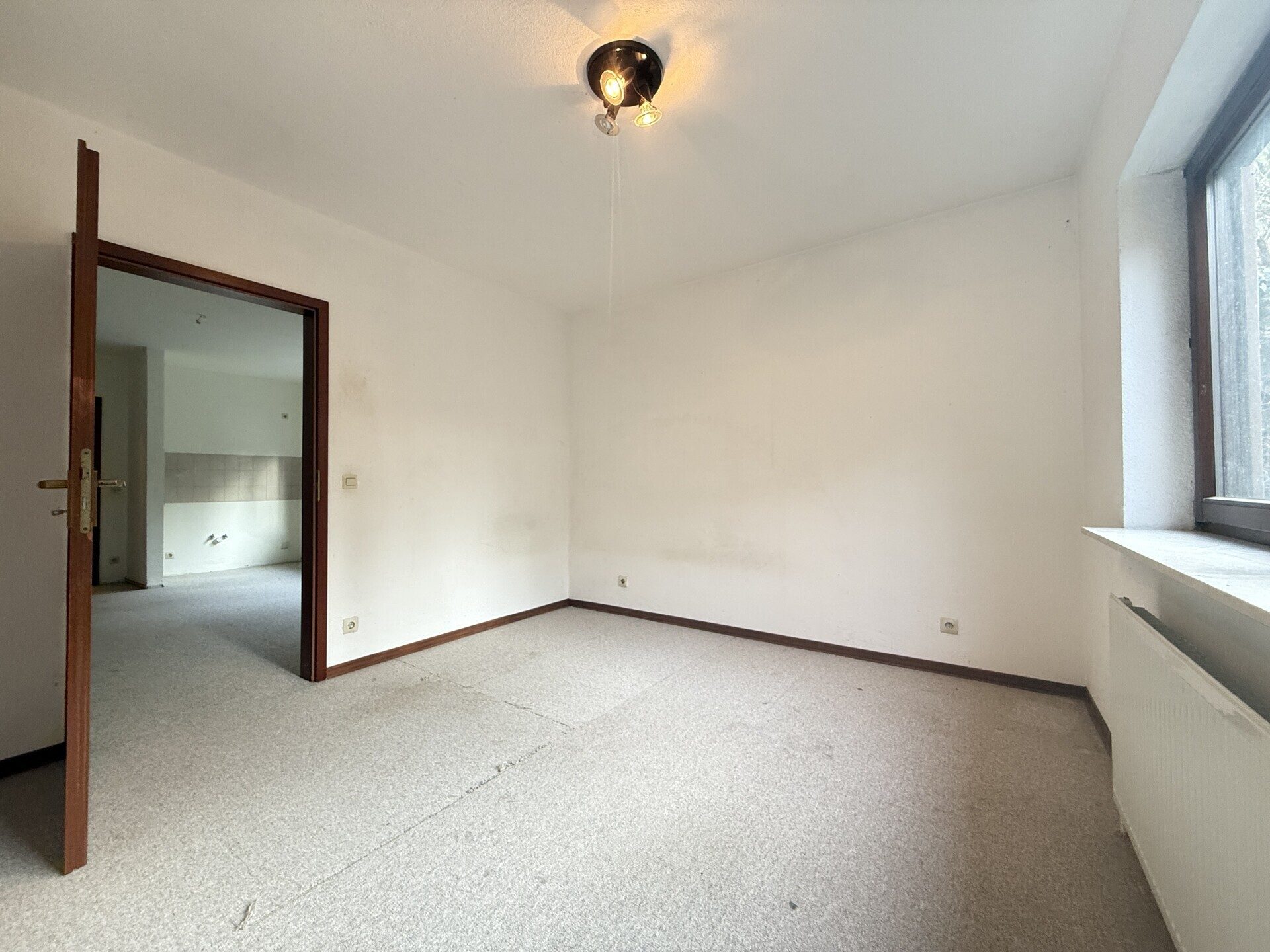 Immobilienangebot - Weinheim - Alle - Naturnah und zentral, Doppelhaushälfte mit kleiner Einliegerwohnung in beliebter Lage von Weinheim