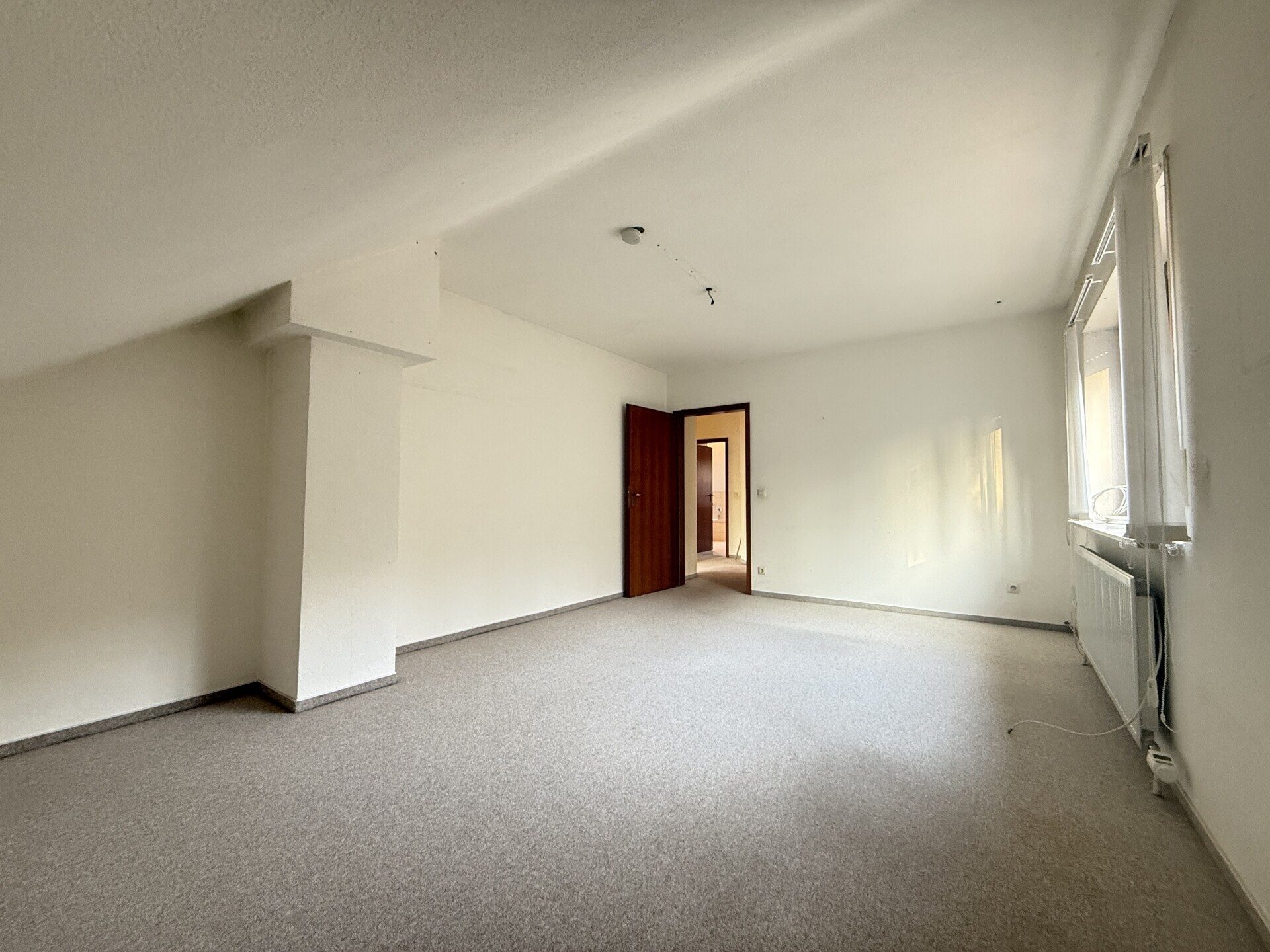 Immobilienangebot - Weinheim - Alle - Naturnah und zentral, Doppelhaushälfte mit kleiner Einliegerwohnung in beliebter Lage von Weinheim