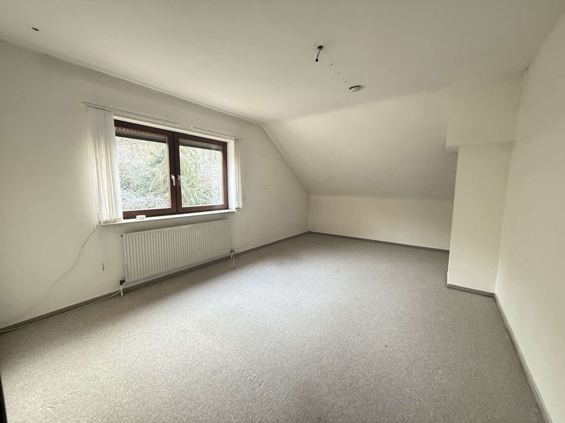 Immobilienangebot - Weinheim - Alle - Naturnah und zentral, Doppelhaushälfte mit kleiner Einliegerwohnung in beliebter Lage von Weinheim
