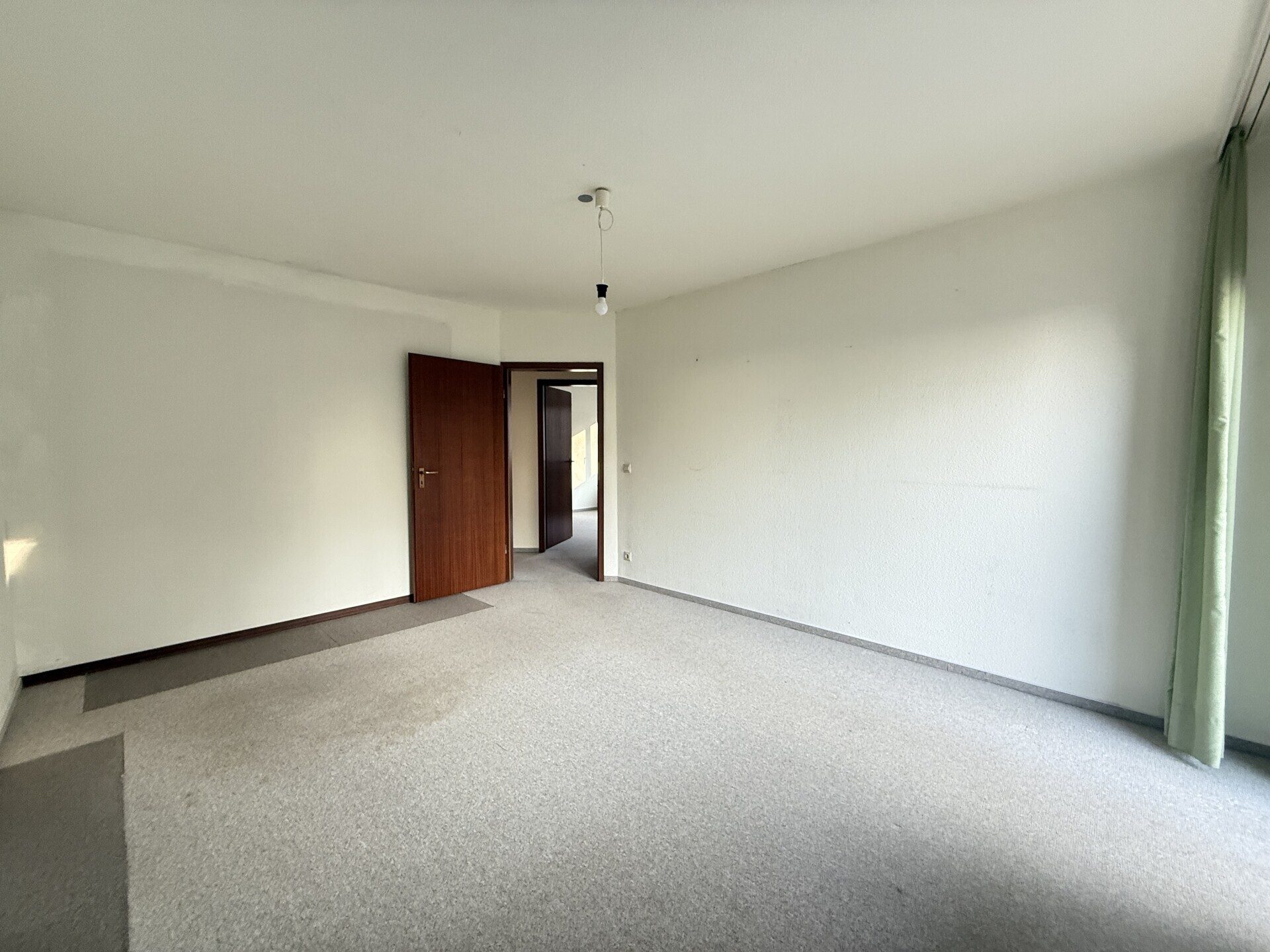 Immobilienangebot - Weinheim - Alle - Naturnah und zentral, Doppelhaushälfte mit kleiner Einliegerwohnung in beliebter Lage von Weinheim