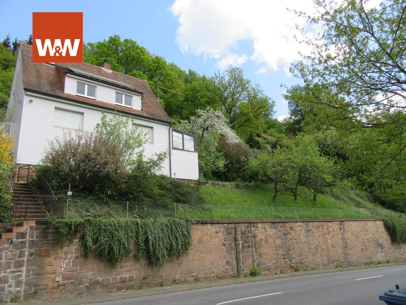 Immobilienangebot - Marburg - Alle - Aus 1 mach 2,
Einfamilienhaus auf Grundstück mit weiteren
Bebauungsmöglichkeiten.