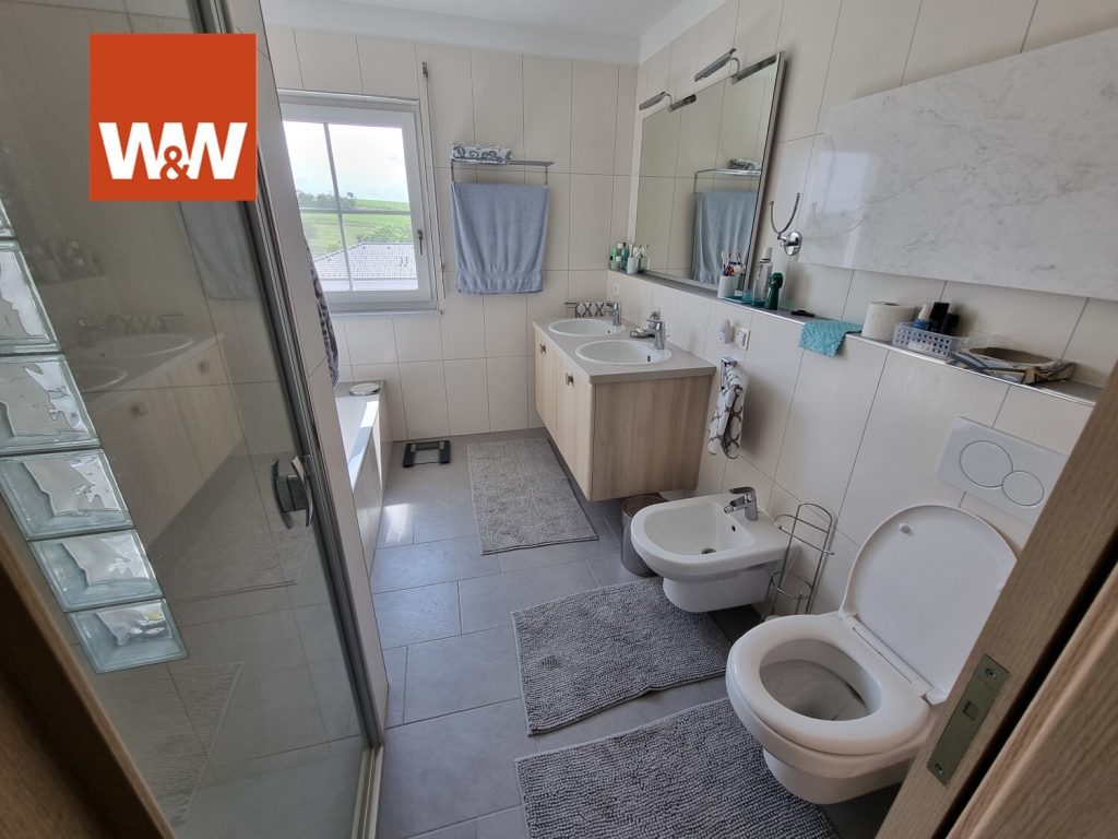 Immobilienangebot - Seinsheim / Wässerndorf - Alle - Modernes Einfamilienhaus mit Einliegerwohnung, Doppelgarage und großem Garten