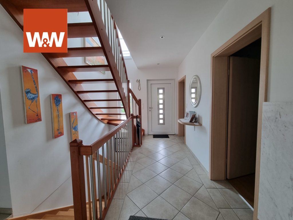 Immobilienangebot - Seinsheim / Wässerndorf - Alle - Modernes Einfamilienhaus mit Einliegerwohnung, Doppelgarage und großem Garten