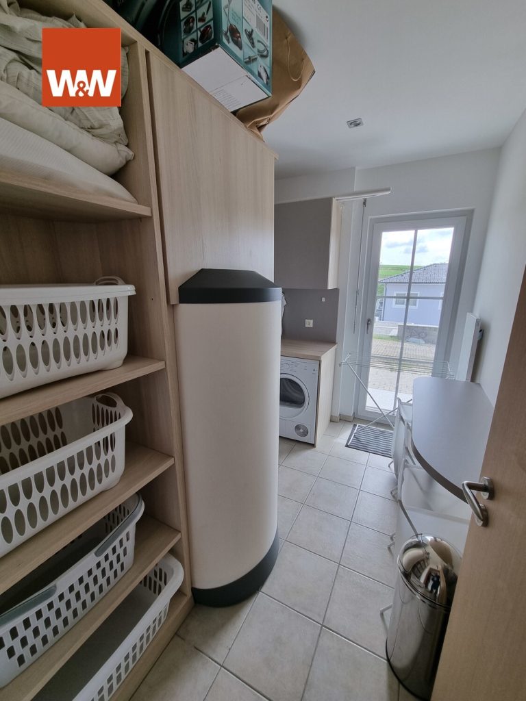Immobilienangebot - Seinsheim / Wässerndorf - Alle - Modernes Einfamilienhaus mit Einliegerwohnung, Doppelgarage und großem Garten