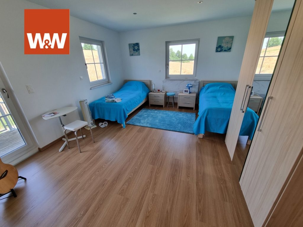Immobilienangebot - Seinsheim / Wässerndorf - Alle - Modernes Einfamilienhaus mit Einliegerwohnung, Doppelgarage und großem Garten