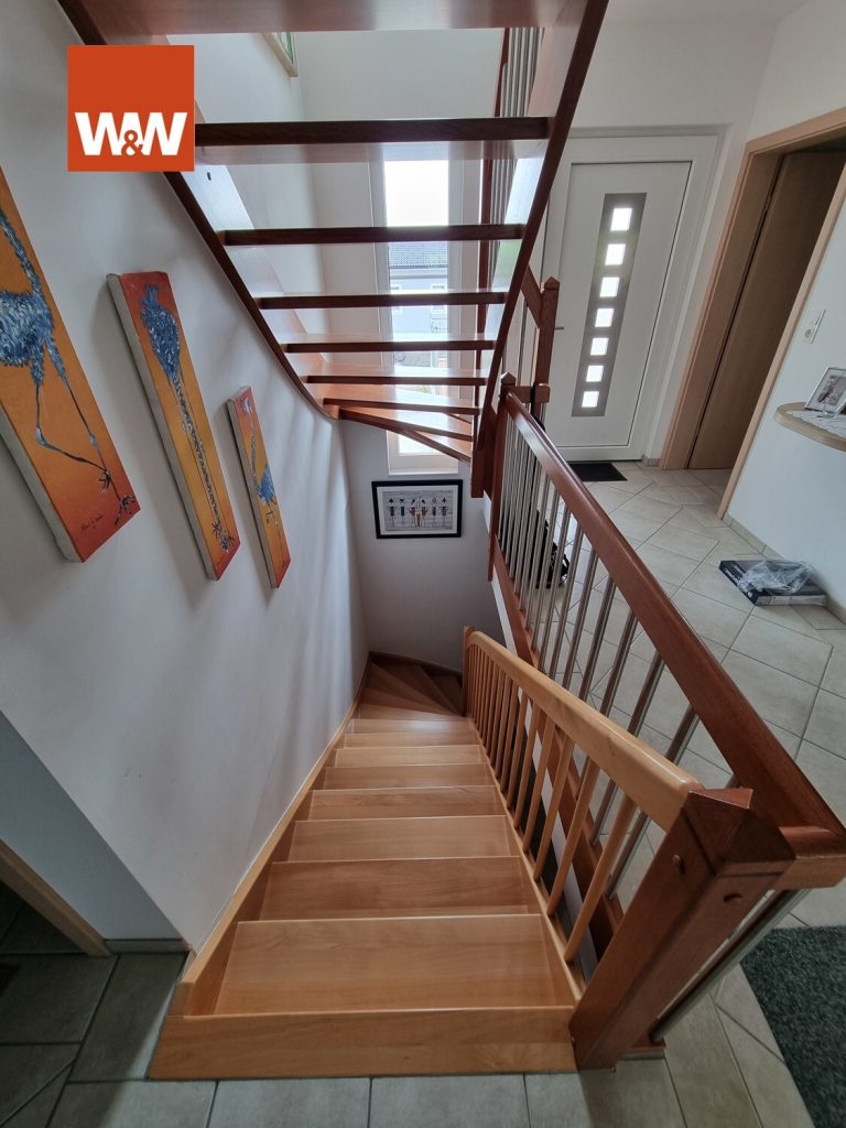Immobilienangebot - Seinsheim / Wässerndorf - Alle - Modernes Einfamilienhaus mit Einliegerwohnung, Doppelgarage und großem Garten