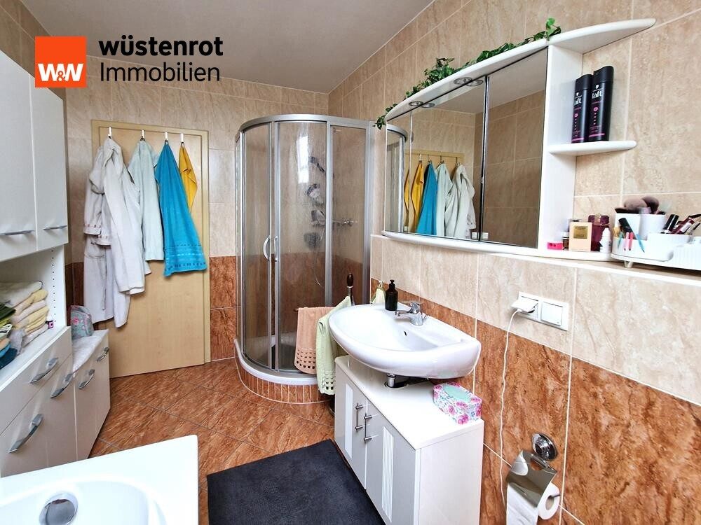 Immobilienangebot - Magdeburg / Prester - Alle - Tolles Zweifamilienhaus mit Wellness-Paket in Magdeburg Prester