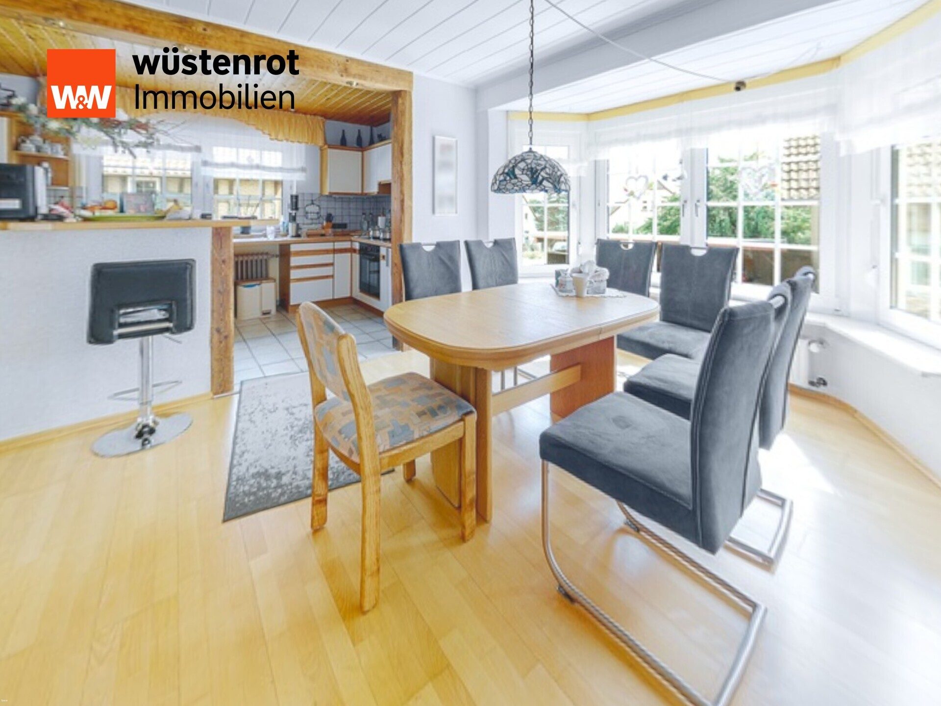 Immobilienangebot - Hessisch Oldendorf / Weibeck - Alle - Ländliches Einfamilienhaus mit großem Garten, Kamin, flexibel beheizbar & ausgebautem Gäste-Bereich