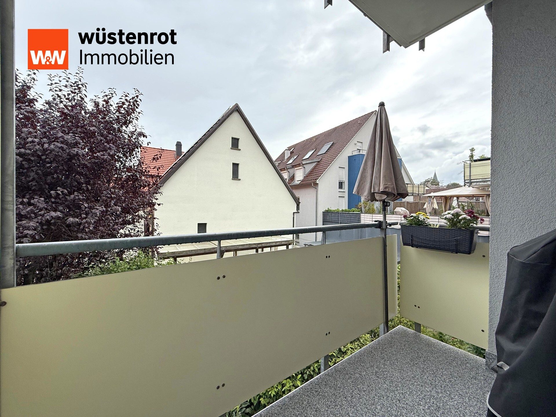 Immobilienangebot - Leonberg - Alle - Gepflegte 2-Zimmer-Wohnung mit Balkon, TG- & Außenstellplatz – ideal zum Wohnen oder Anlegen!
