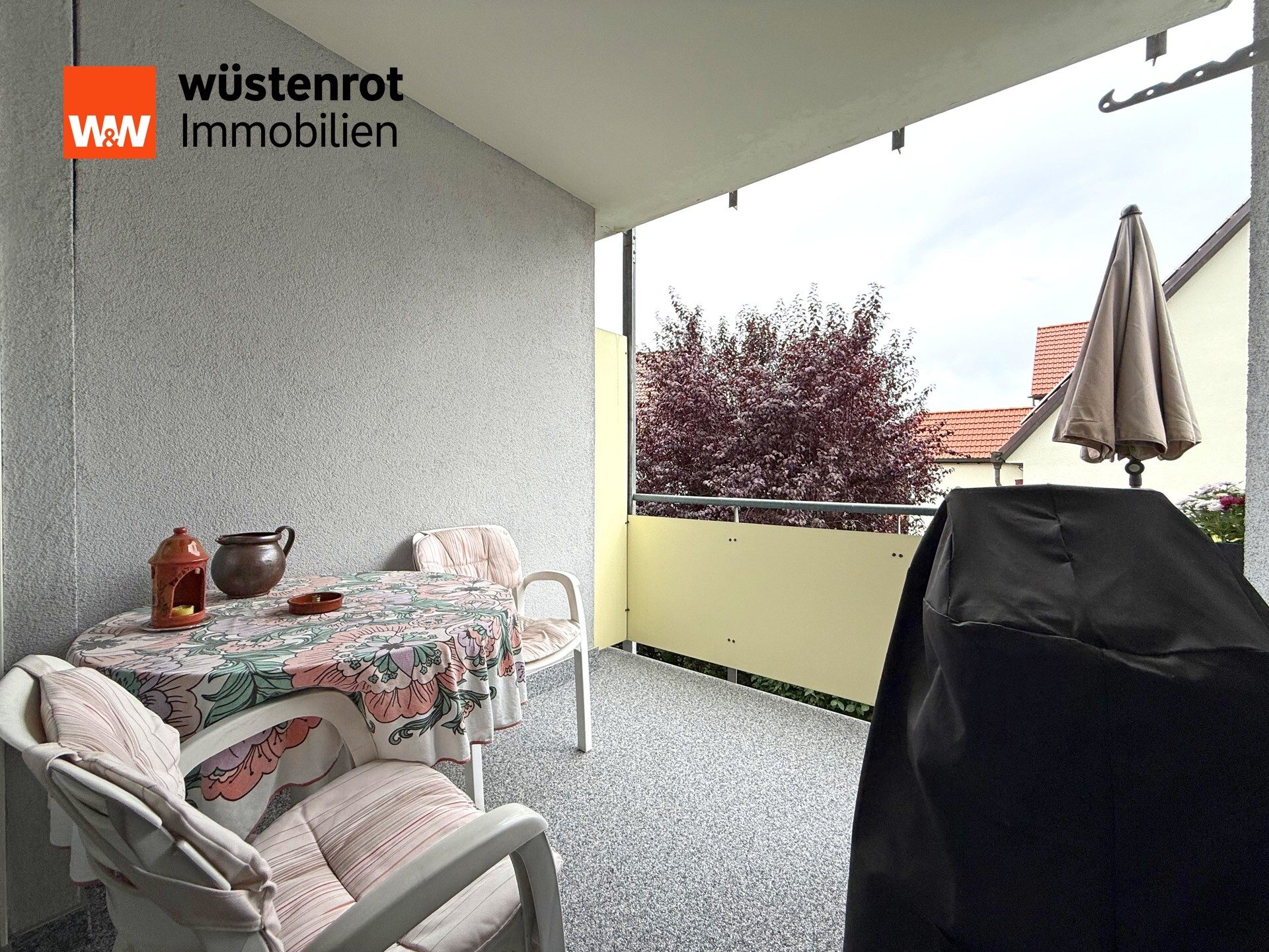 Immobilienangebot - Leonberg - Alle - Gepflegte 2-Zimmer-Wohnung mit Balkon, TG- & Außenstellplatz – ideal zum Wohnen oder Anlegen!
