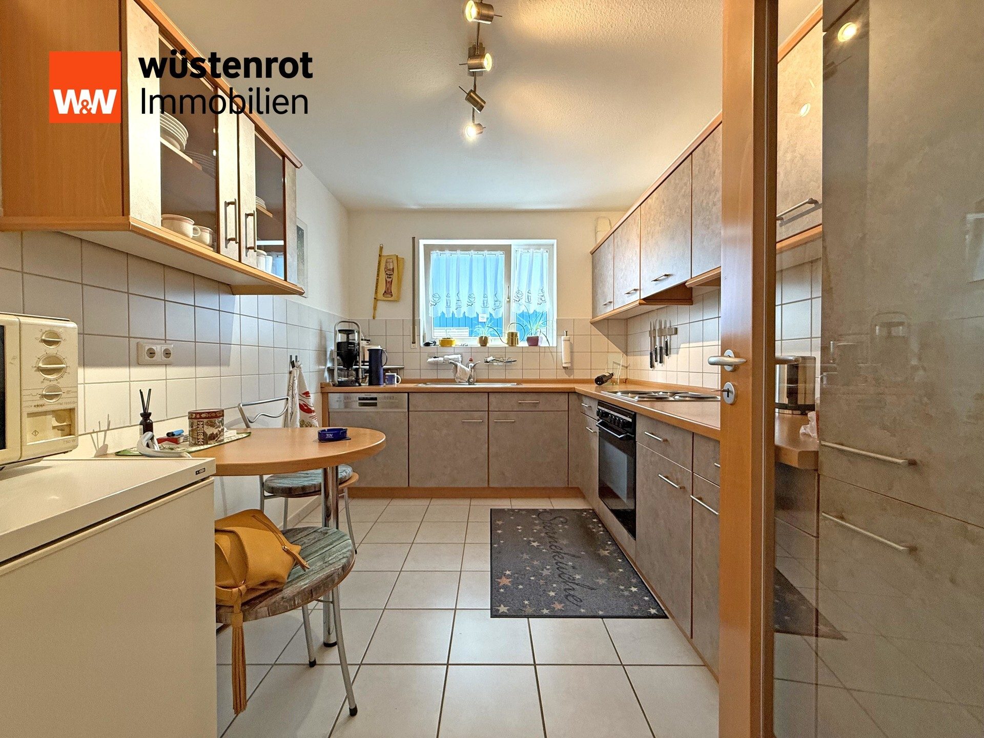 Immobilienangebot - Leonberg - Alle - Gepflegte 2-Zimmer-Wohnung mit Balkon, TG- & Außenstellplatz – ideal zum Wohnen oder Anlegen!