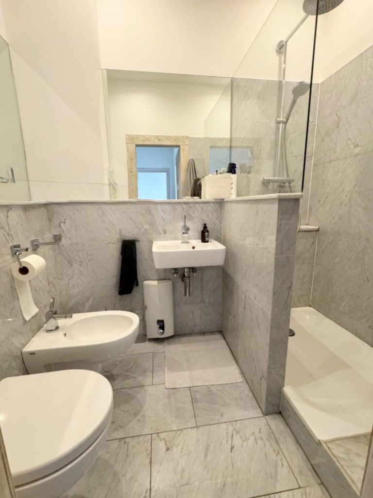 Immobilienangebot - Düsseldorf - Alle - Exklusive Maisonettewohnung mit Rheinblick – Wohnen am Düsseldorfer Rheinturm