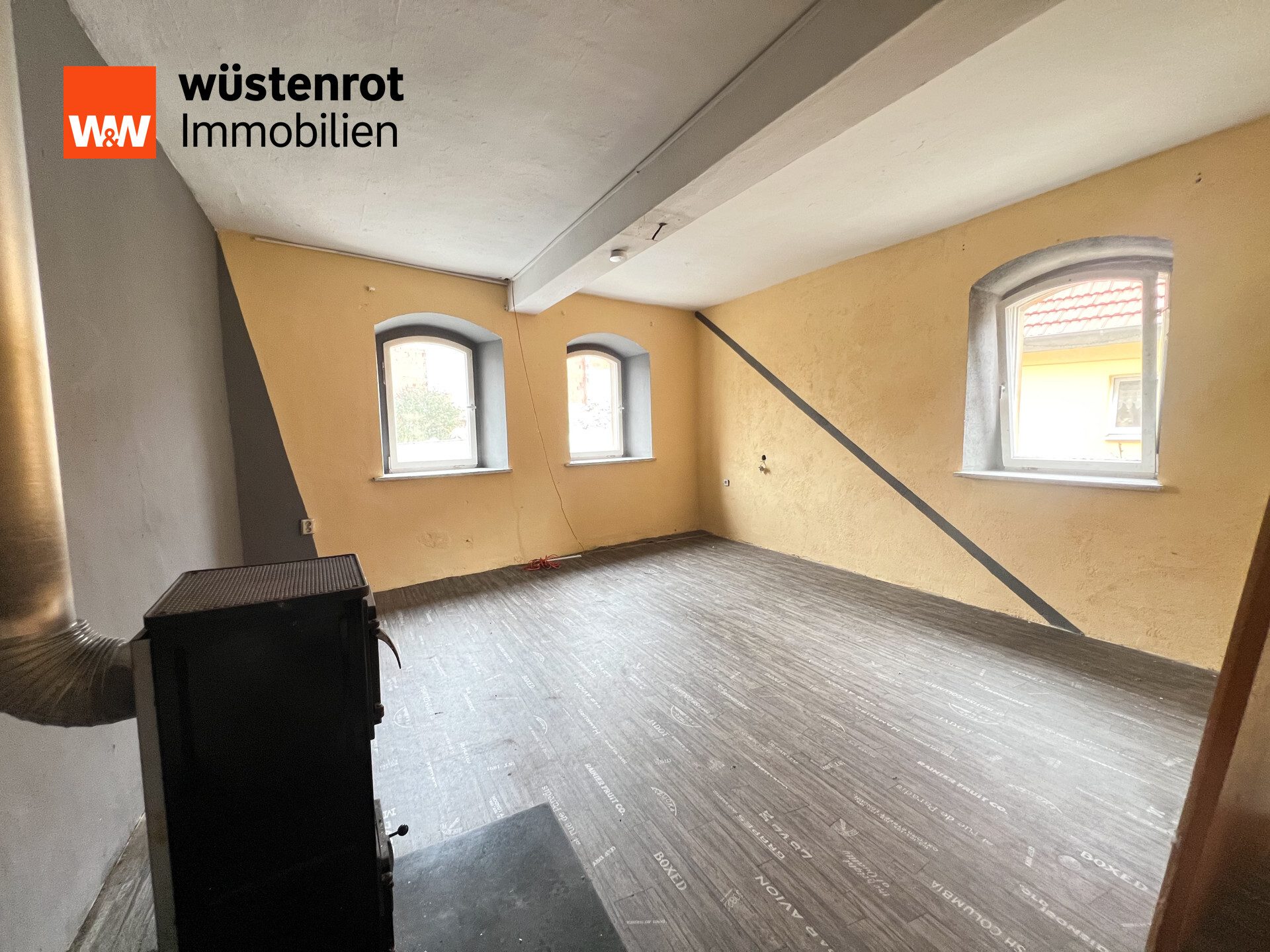 Immobilienangebot - Gochsheim - Alle - Zweifamilienhaus mit Nebengebäuden - Sanieren und Gestalten