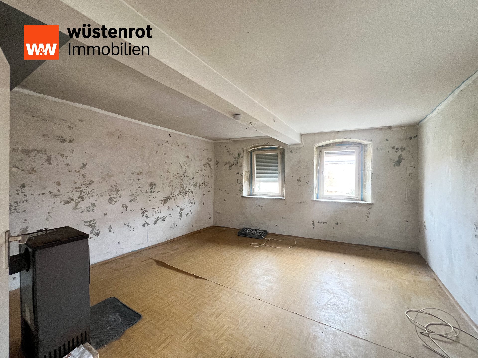 Immobilienangebot - Gochsheim - Alle - Zweifamilienhaus mit Nebengebäuden - Sanieren und Gestalten