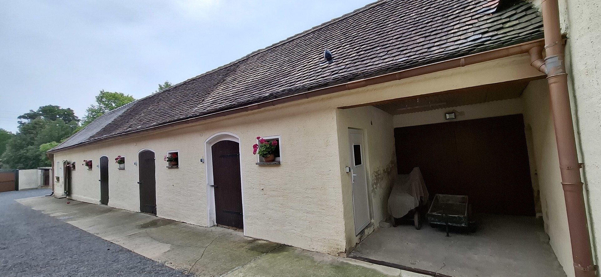 Immobilienangebot - Lieske - Alle - Solider Dreiseitenhof mit viel Land und Forst in Lieske