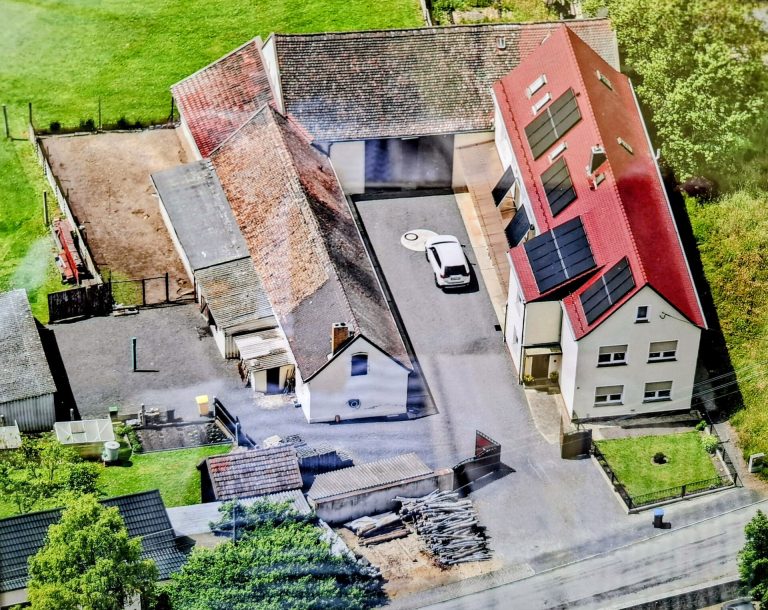 Immobilienangebot - Lieske - Alle - Solider Dreiseitenhof mit viel Land und Forst in Lieske