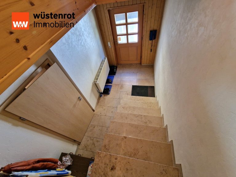 Immobilienangebot - Zeitz - Alle - Zeitz- Reihenmittelhaus mit Potenzial- Endlich viel Platz zum Wohnen, Home Office oder Geschäftshaus