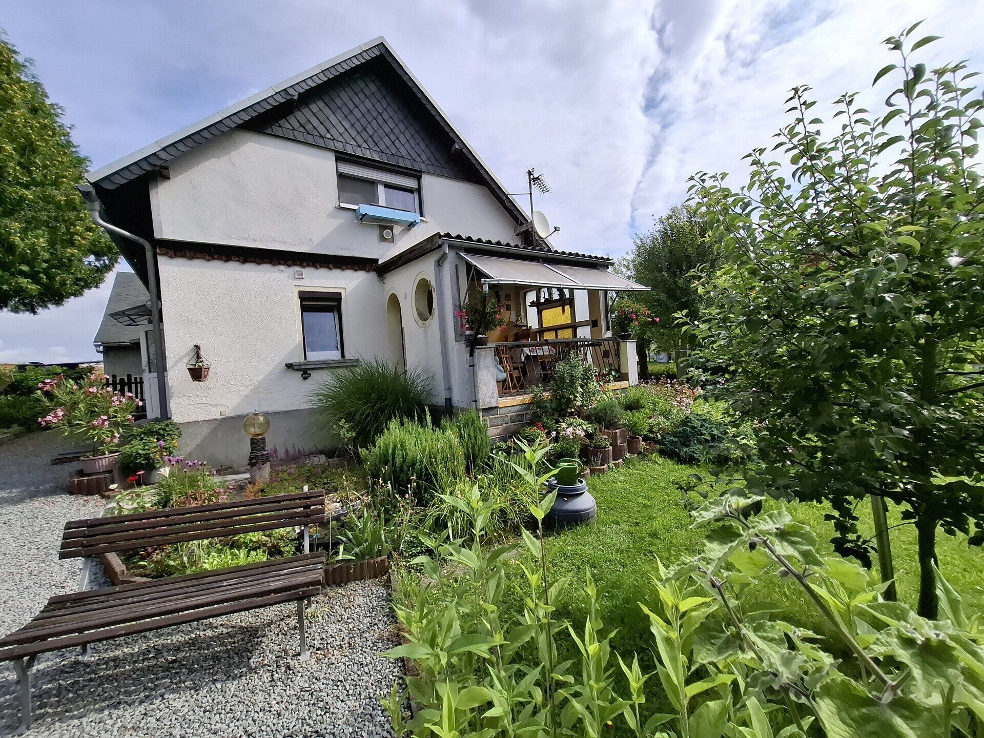 Immobilienangebot - Neusalza-Spremberg - Alle - Feines Haus mit Wald in idyllischer Lage