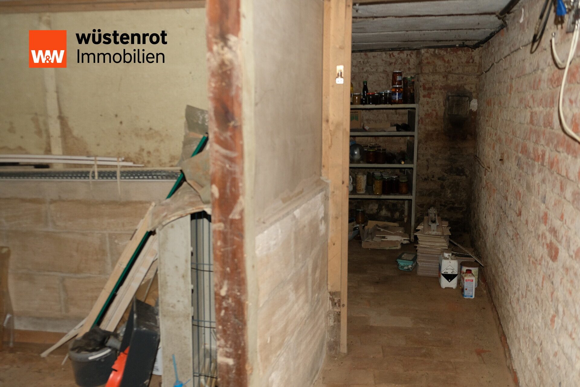Immobilienangebot - Roßwein - Alle - Mehrfamilienhaus mit 3 Wohneinheiten auf 350 m² Grundstück in ruhiger Lage von Roßwein