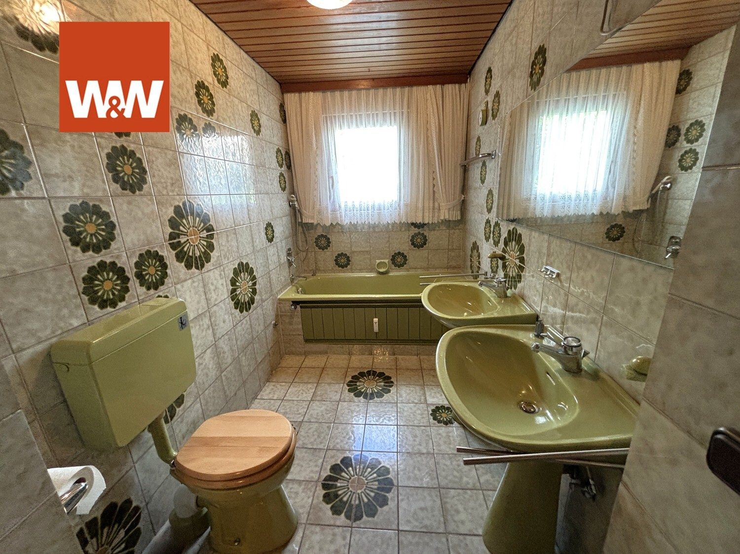 Immobilienangebot - Reichenschwand - Alle - "Viel Platz für alle"  Zweifamilienhaus mit 8,5 Zimmern und knapp 248 m², im Herzen Reichenschwands