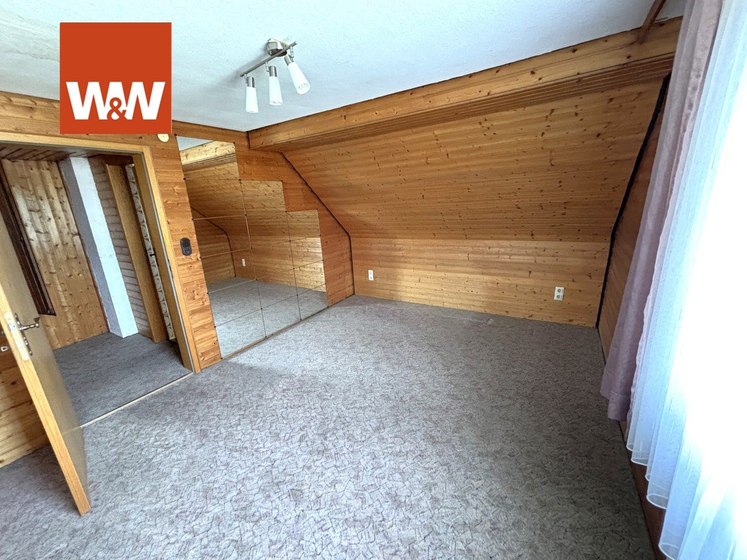 Immobilienangebot - Reichenschwand - Alle - "Viel Platz für alle"  Zweifamilienhaus mit 8,5 Zimmern und knapp 248 m², im Herzen Reichenschwands