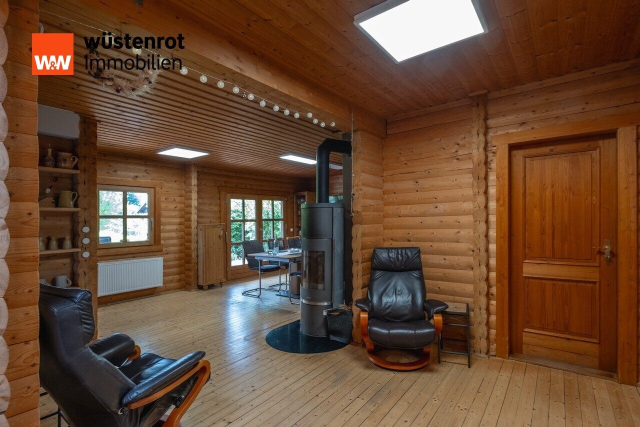 Immobilienangebot - Nieste - Alle - +++ Wunderschönes und einzigartiges Blockhaus mit 2 Garagen auf ruhigem Südgrundstück +++