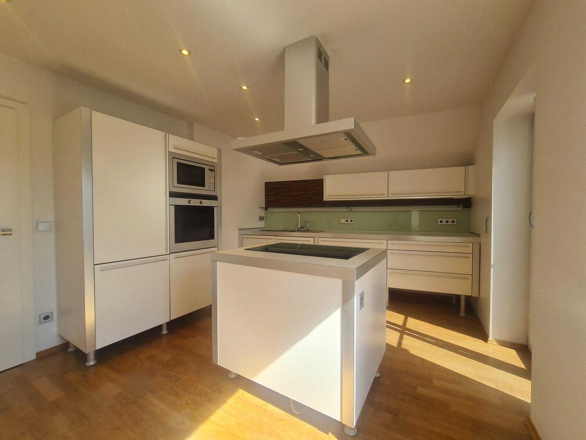 Immobilienangebot - Röhrnbach - Alle - Ihre Visitenkarte - tolle, repräsentative Gewerberäume für Kanzlei, Büro, Atelier, Praxis, coworking