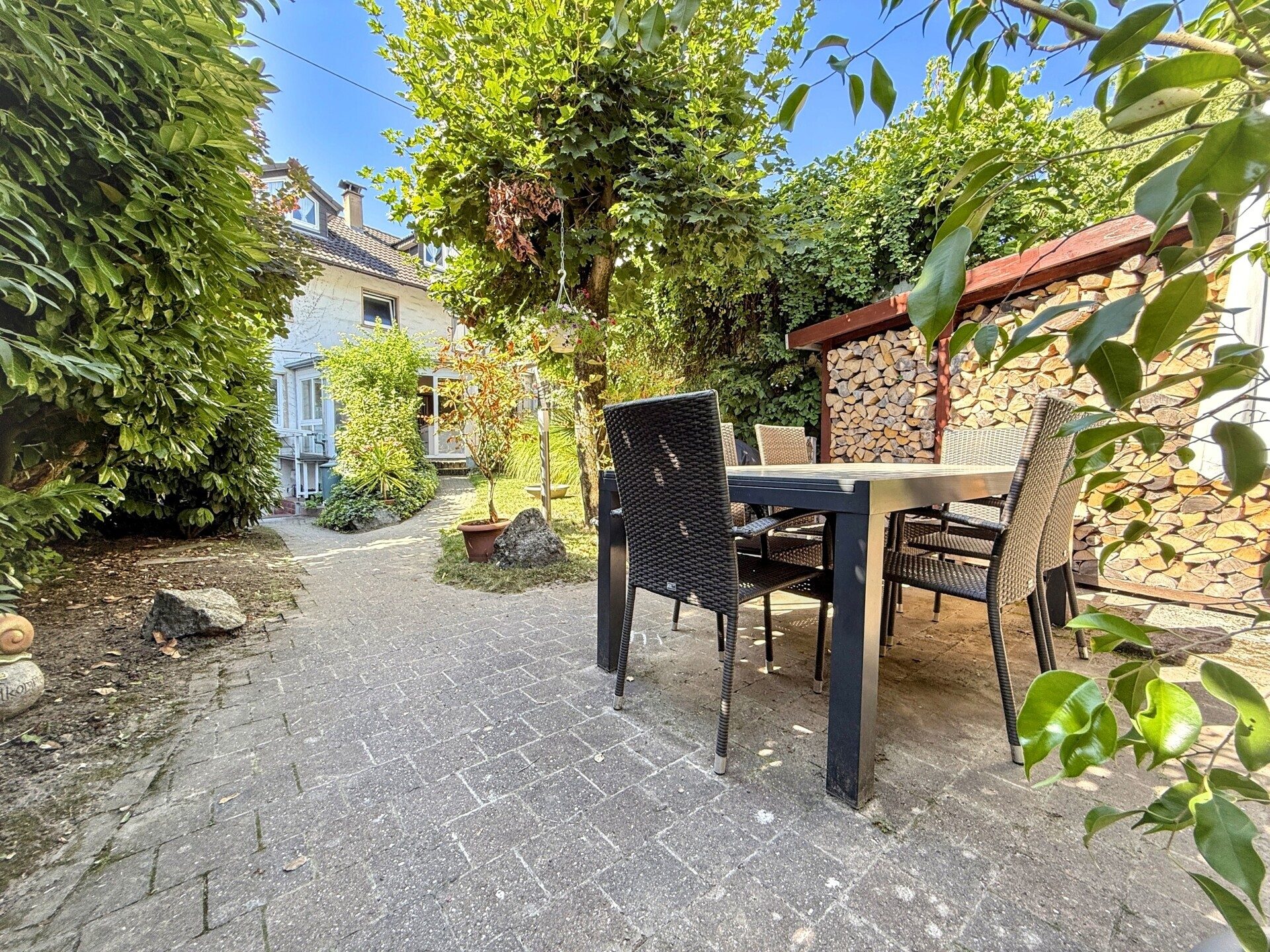 Immobilienangebot - Wiesloch - Alle - "Charmantes Reihenmittelhaus" mit Wintergarten und schönem Außenbereich in Alt-Wiesloch