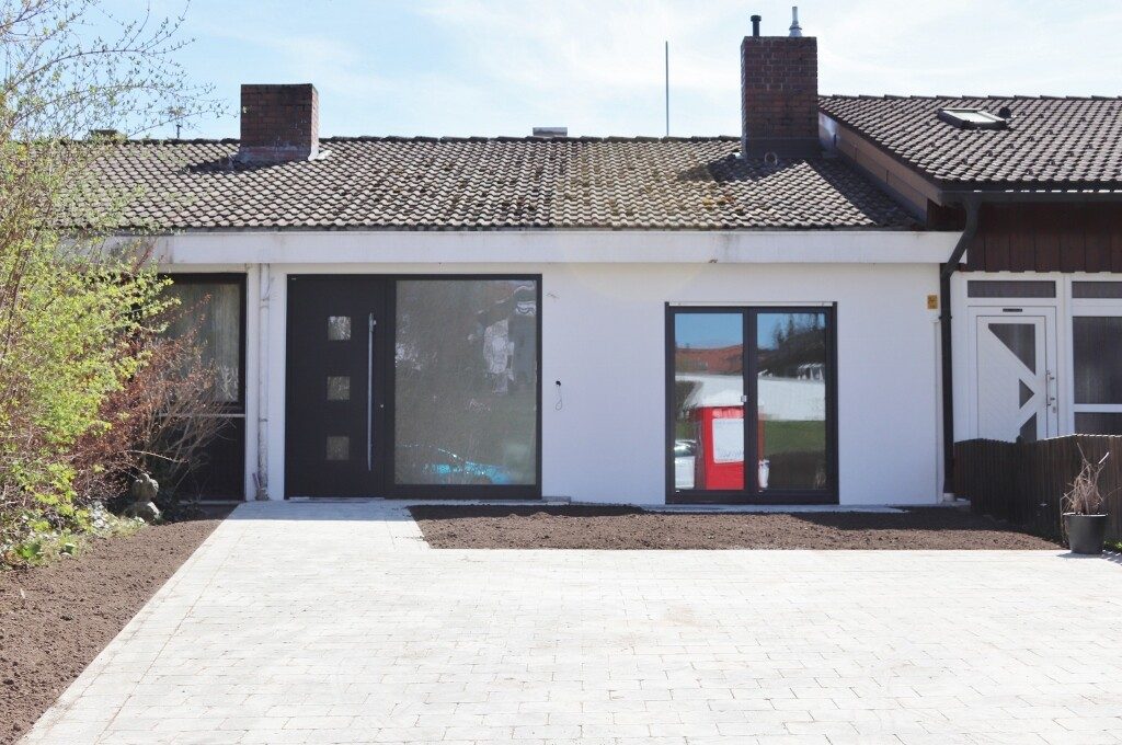 Immobilienangebot - Durach - Alle - Saniertes, modernes Reihenmittelhaus in gehobener Ausstattung mit eigenem Garten in Durach