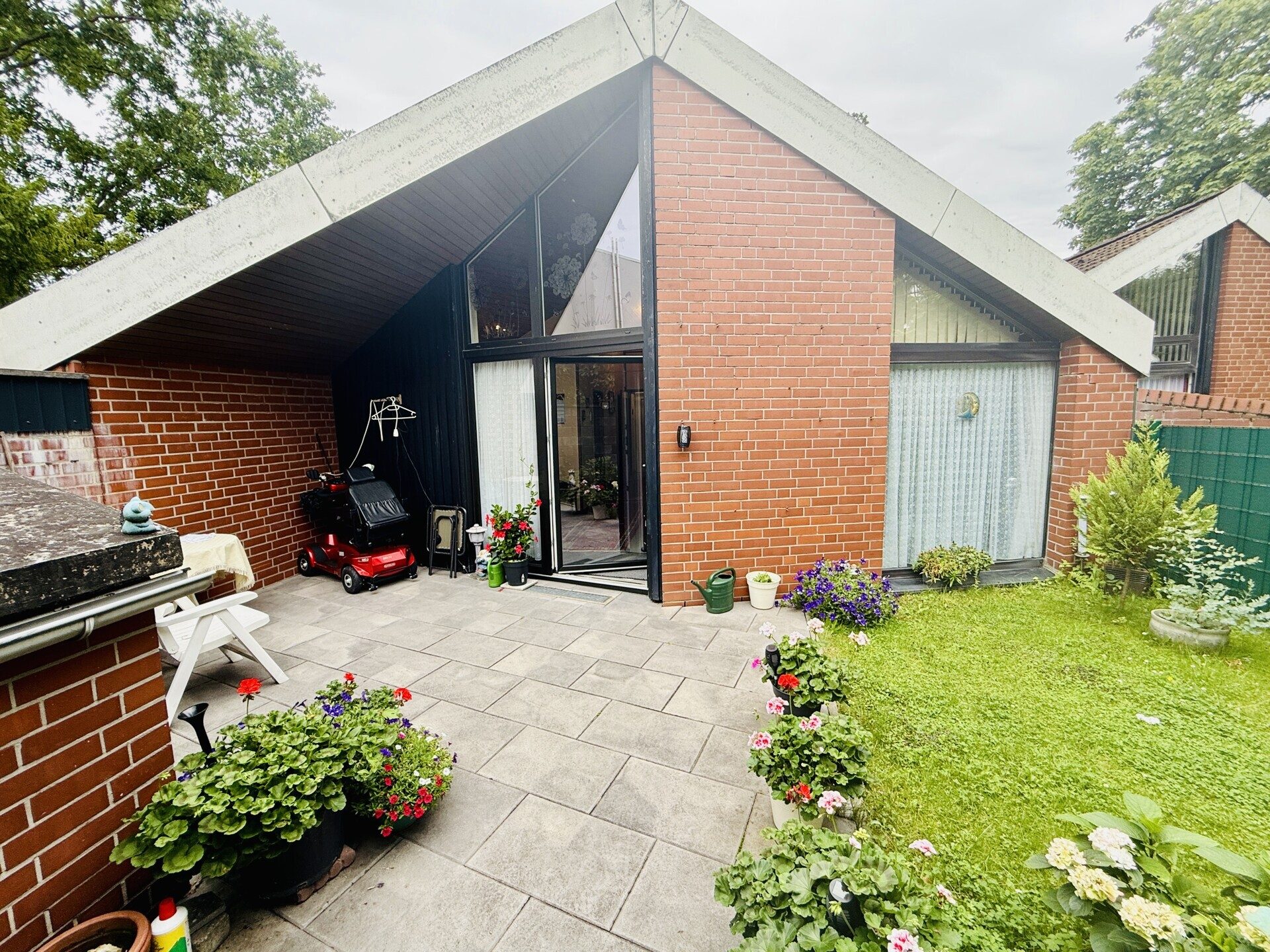 Immobilienangebot - Hannover / Davenstedt - Alle - Ob als Anlage oder selbst genutzt - Urban trifft Idyll. Wohnen im kleinen Bungalow