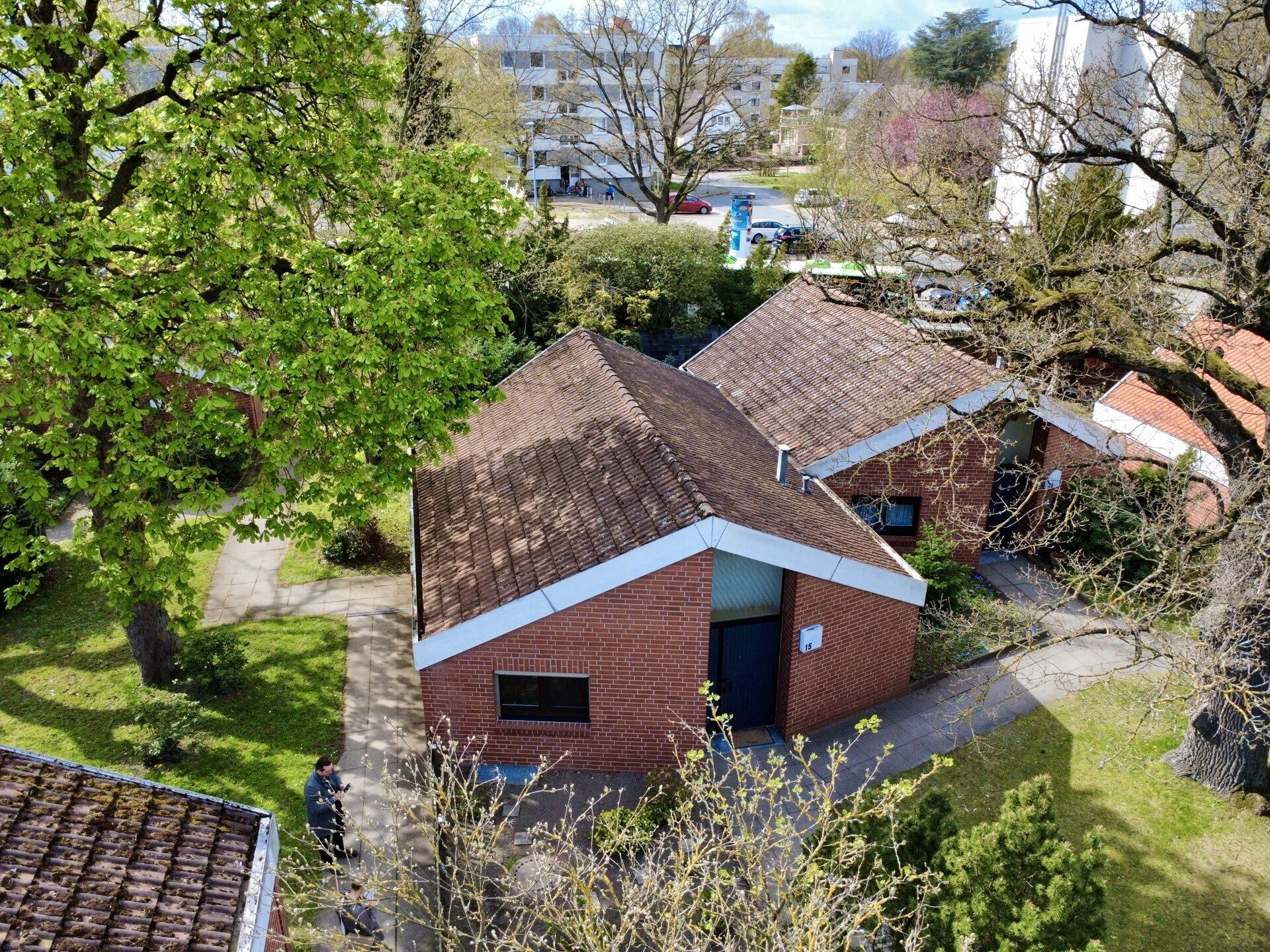 Immobilienangebot - Hannover / Davenstedt - Alle - Ob als Anlage oder selbst genutzt - Urban trifft Idyll. Wohnen im kleinen Bungalow