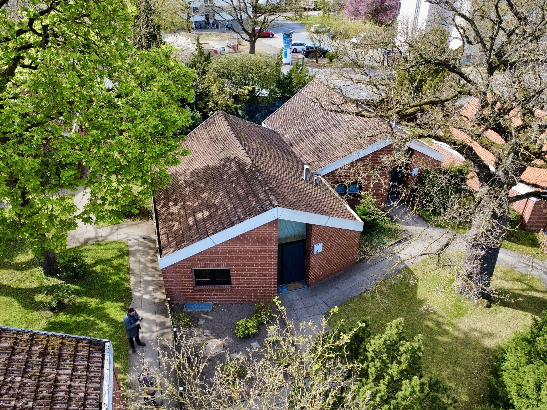 Immobilienangebot - Hannover / Davenstedt - Alle - Ob als Anlage oder selbst genutzt - Urban trifft Idyll. Wohnen im kleinen Bungalow